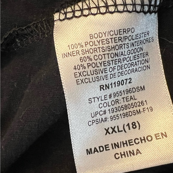 XXL (18) Disney Descendants 3 Plus Girls Black Skort Skirt Embroidered Skull Min - Picture 4 of 8